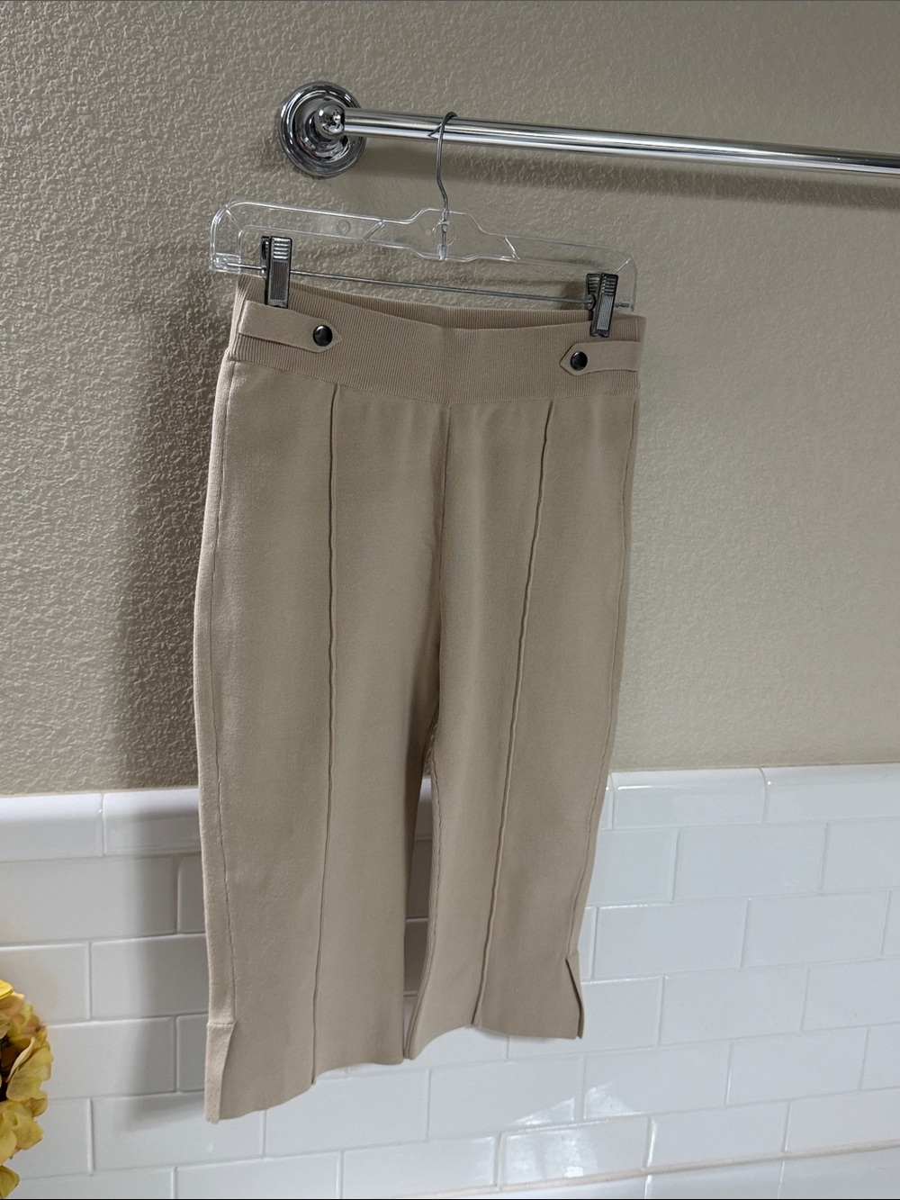 Minnie Rose Cropped Sweater pants . NEW w o tags . Size Small